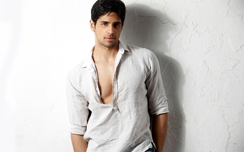 Sidharth Malhotra to do a double role in Bang Bang 2!!